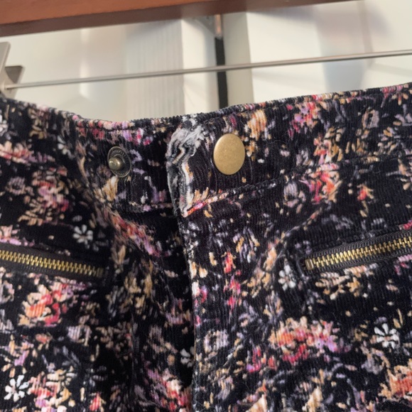 Skirt - Picture 3 of 5